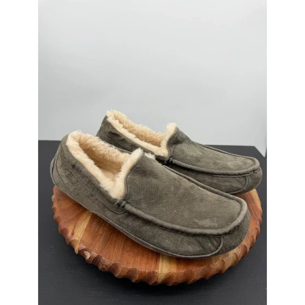 UGG Ascot Slipper Men Size 11 Grey Suede Shearling Lined Moccasin 5775